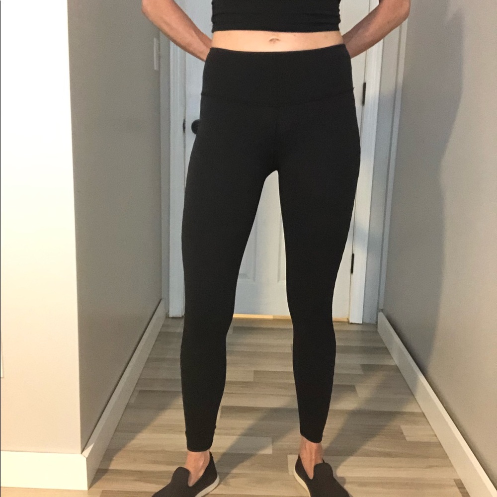 Lululemon Reveal, worm twice, black size, 4. - Picture 2 of 7